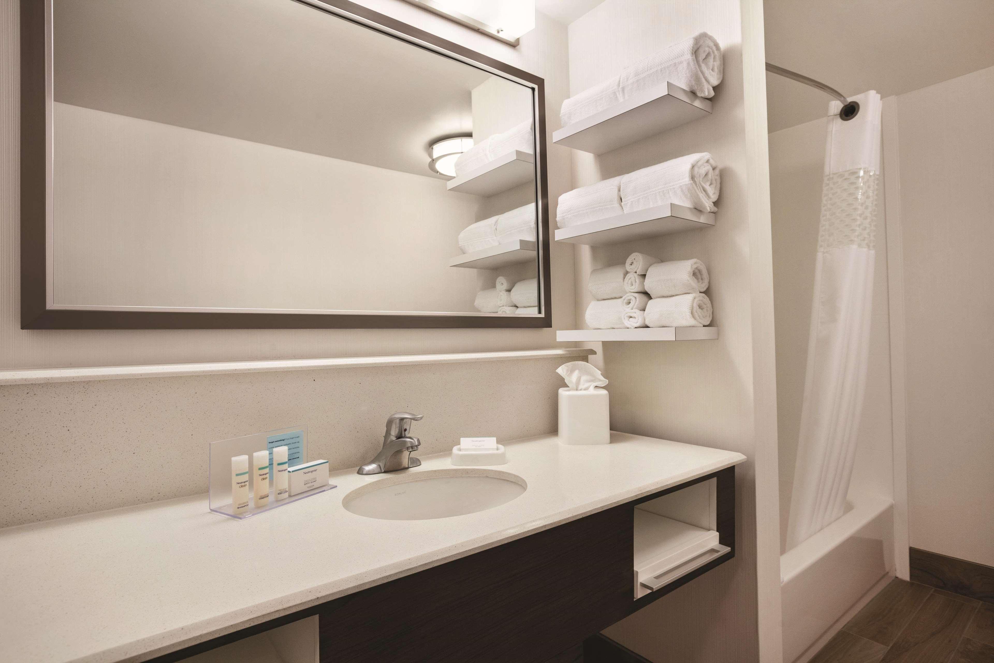 Hampton Inn בריגהאם סיטי מראה חיצוני תמונה