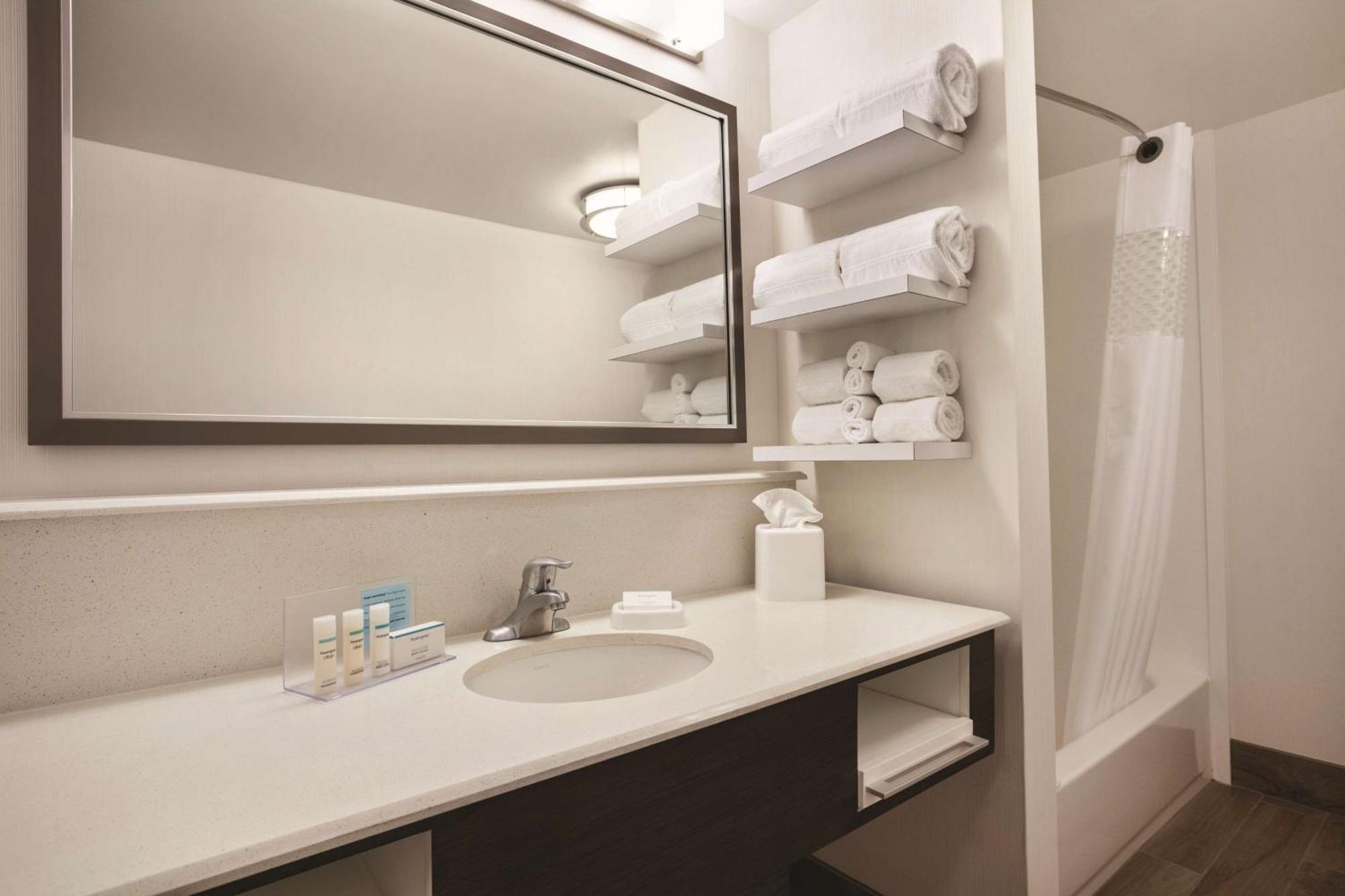 Hampton Inn בריגהאם סיטי מראה חיצוני תמונה